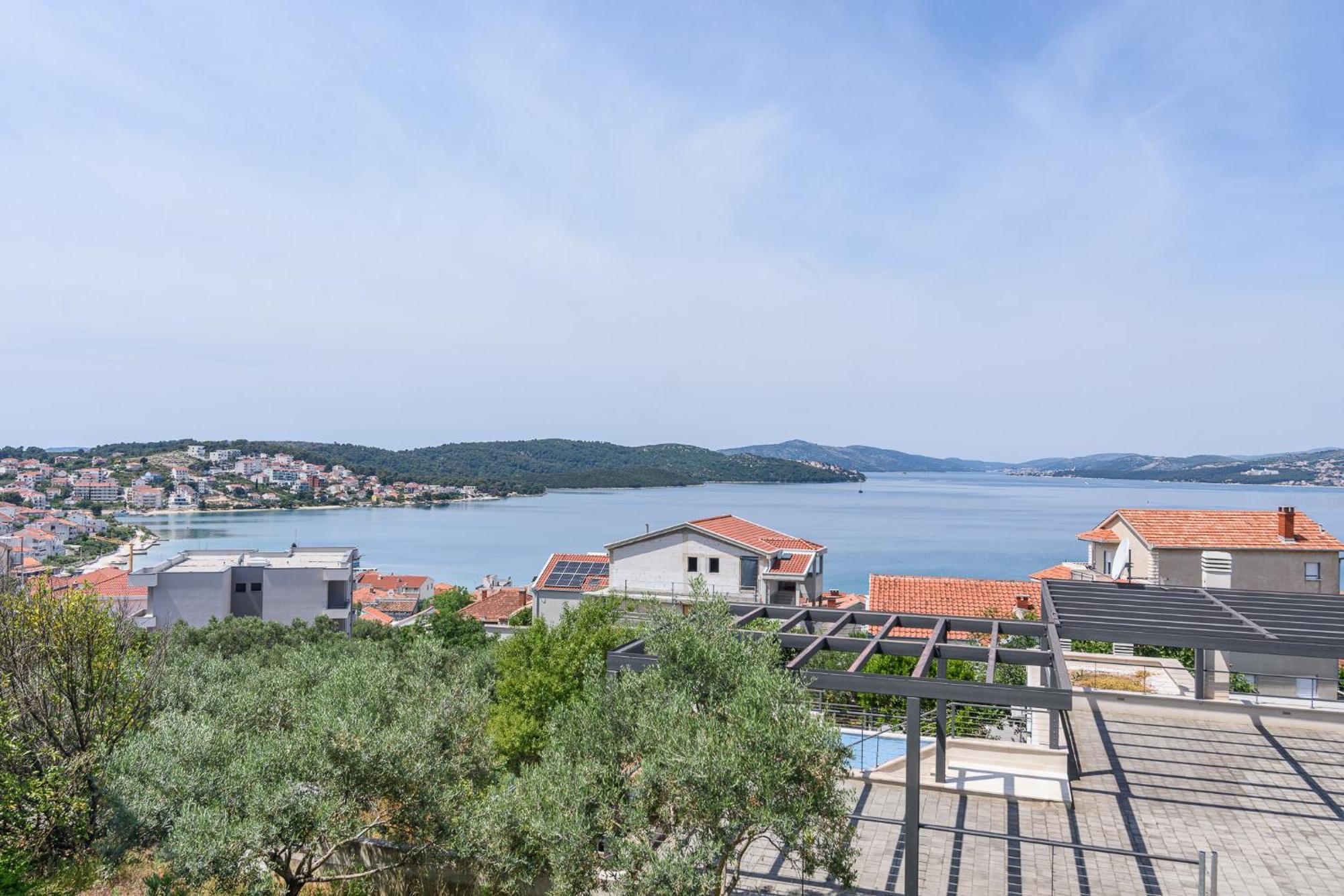 Apartments Danoa Ciovo Trogir Exterior photo